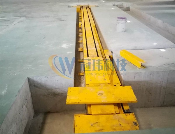 Single corrugated line track